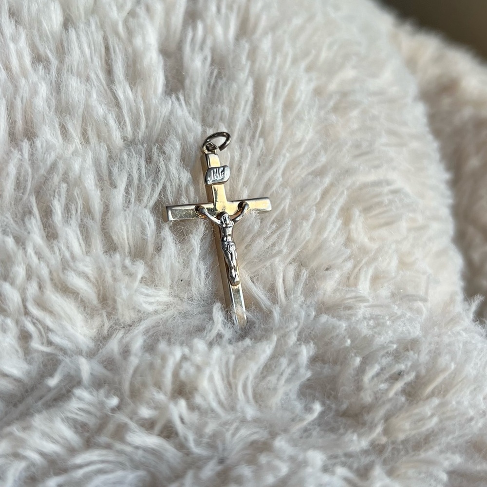 INRI Cross Pendant - Picture 2 of 4
